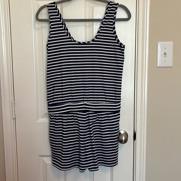 Vineyard Vines Performance Romper - Picture 4 of 7